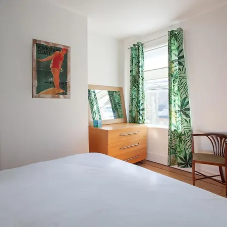 Stylish And Modern 2 Bedroom House - Bedminster Бристоль